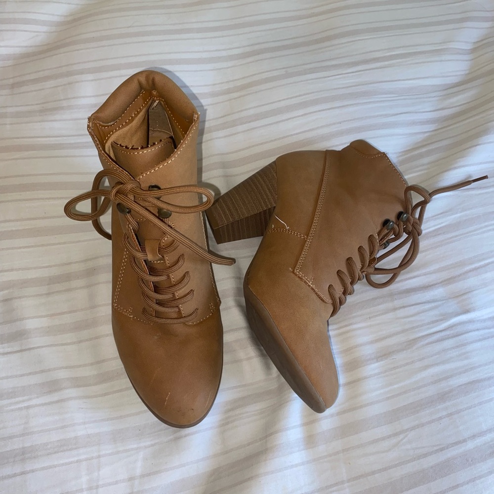 Heeled boots